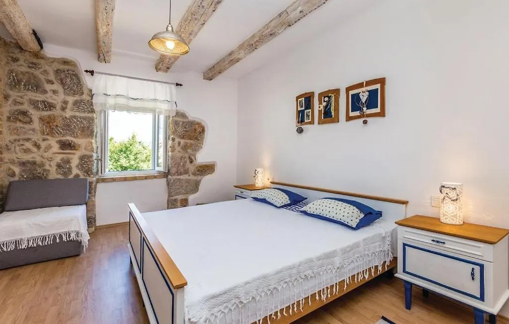 Traditional Stone Home Vrbnik Apartment